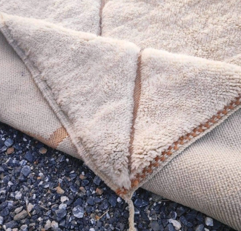 Handmade Off White Moroccan Beni Mrirt Rug with Terracotta Lines - Image 3
